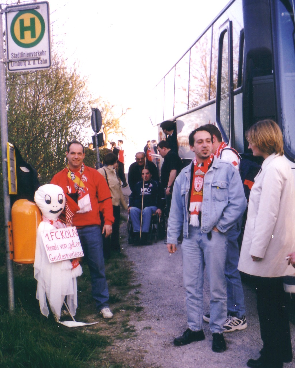 v.L.n.R.: Geisttrger Edgar, DTWK-Tippse Sabrina, Kultbusfahrer, Bertrichtschreiber, Timo M., CP Dennis, WRalf, die grazielle Persnlcihkeit Miri, Otze (wer sieht ihn?)